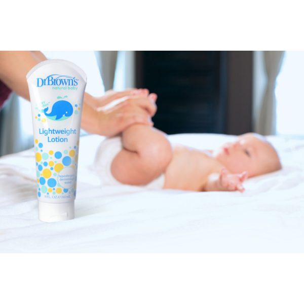 Dr. Brown's Lightweight lotion with baby lifestyle image