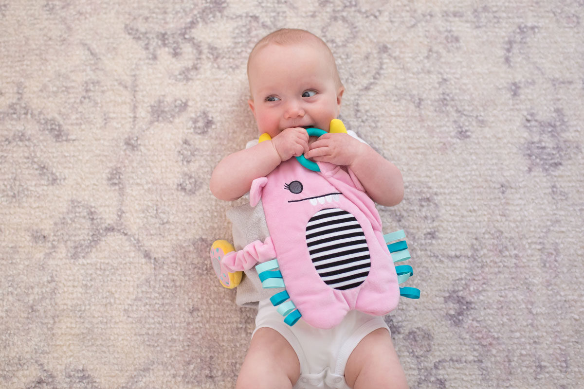 Baby with Pink Monster Gripebelt